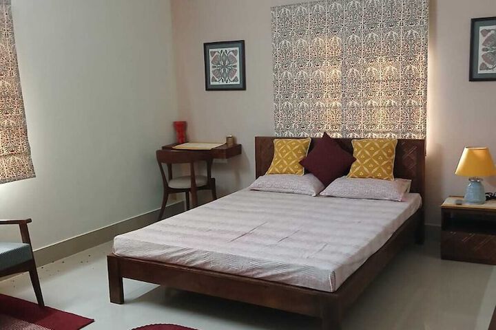 Room 8 of 20