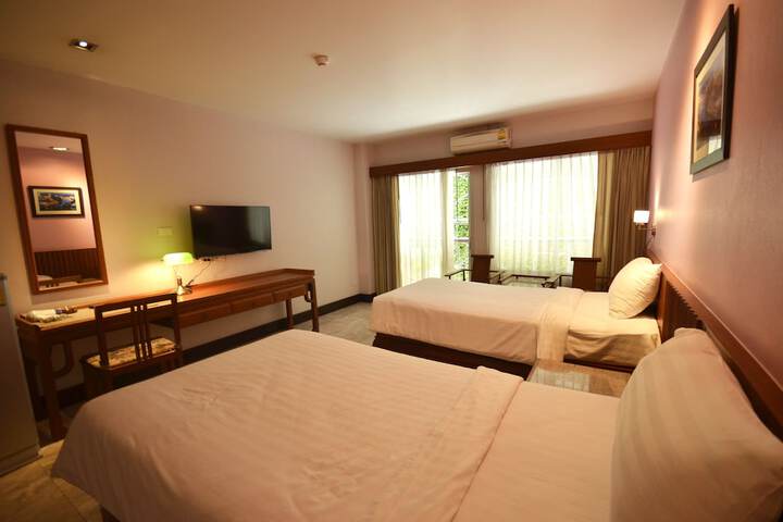 Room 8 of 35