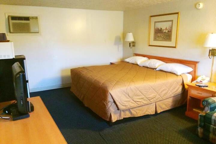 Room 2 of 4