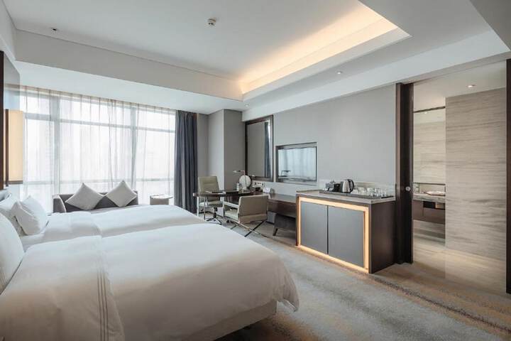 Room 26 of 91