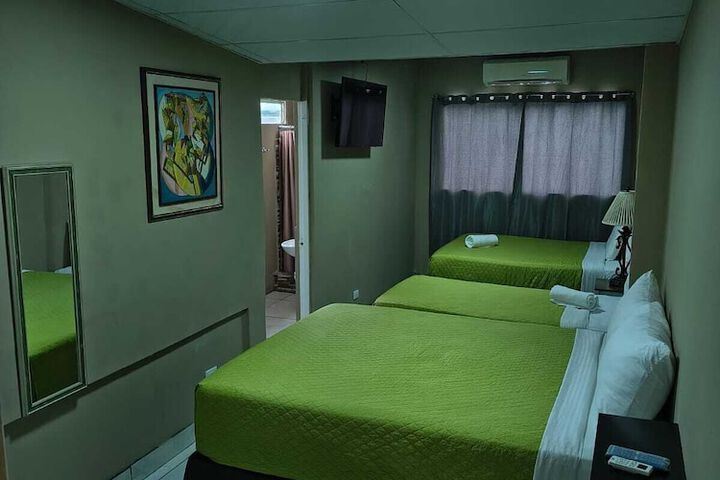Room 22 of 34