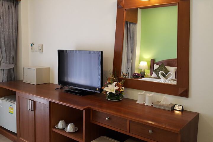Room 9 of 35