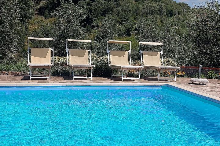 Pool 18 of 39