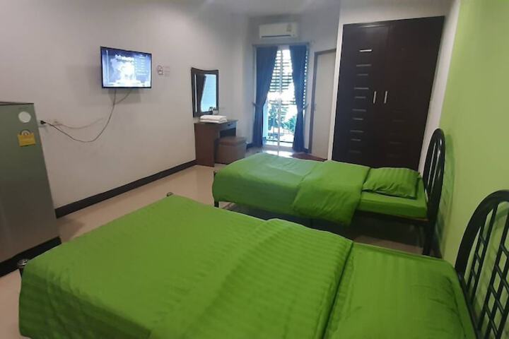 Room 5 of 17