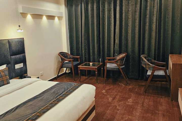 Room 3 of 24
