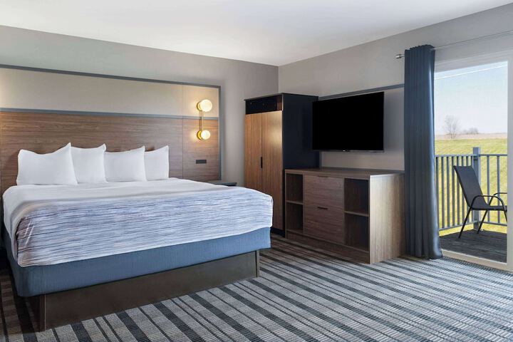 1 King Bed (28 of 32)