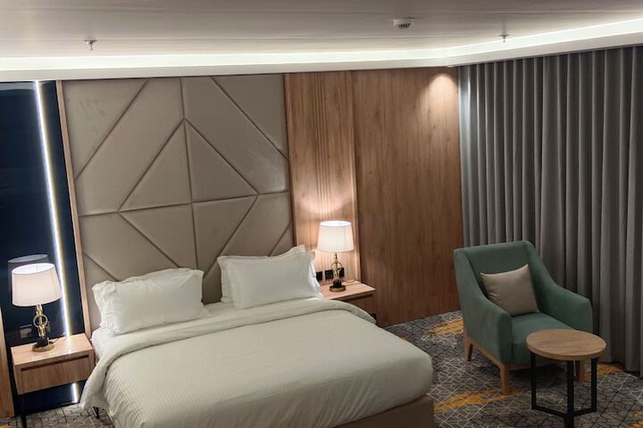 Room 10 of 39