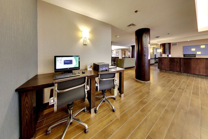 Business Center 103 of 108