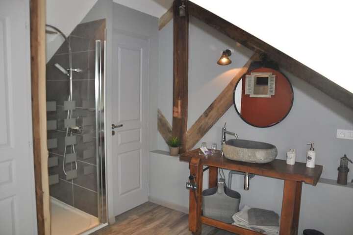 Room 26 of 35
