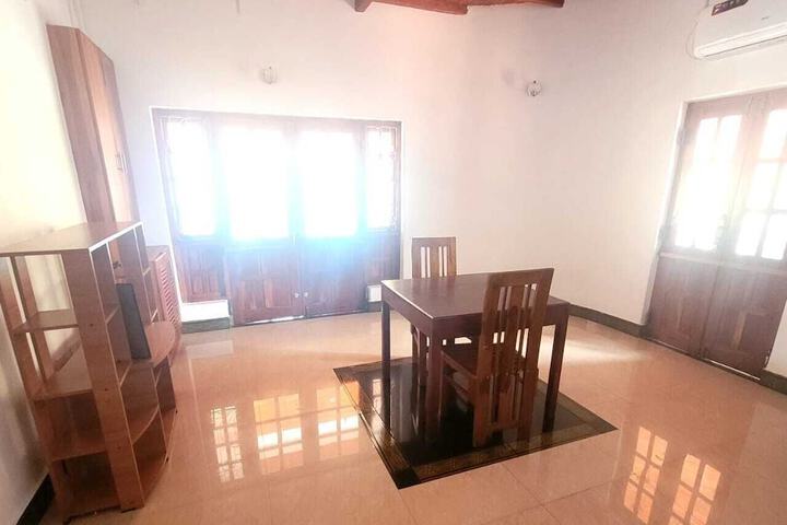 Room 9 of 20