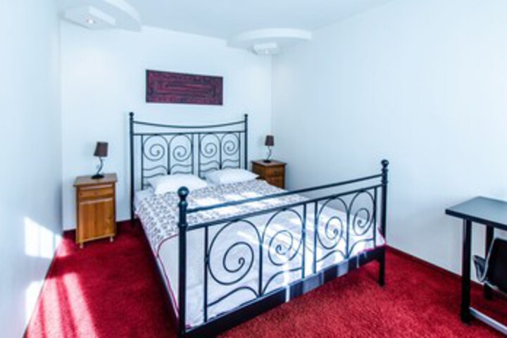Room 49 of 99