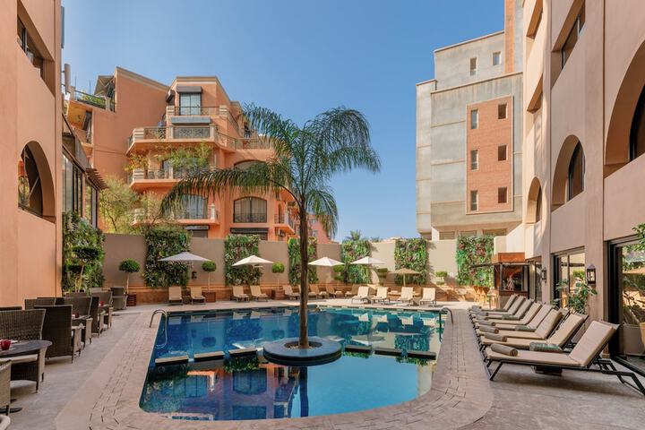Hotel Pool