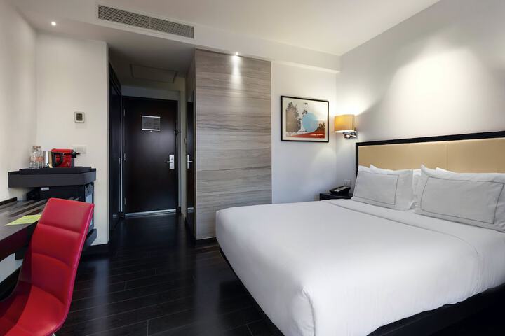Room 12 of 115
