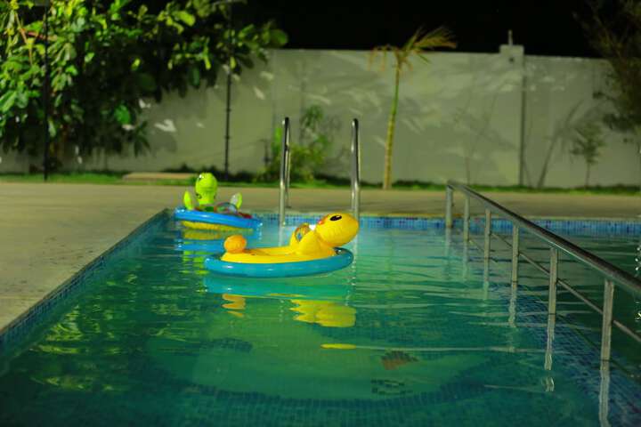 Pool 20 of 49