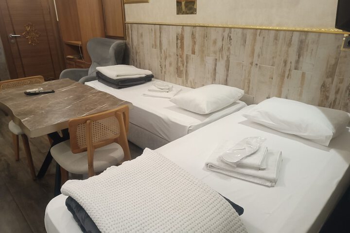 Room 43 of 170