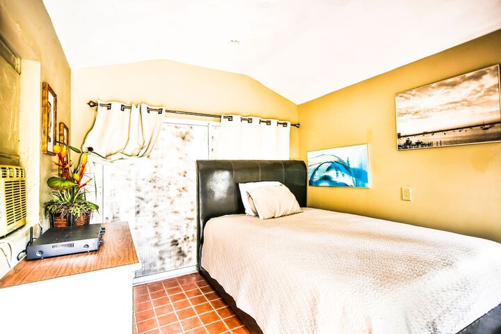 Room 5 of 20