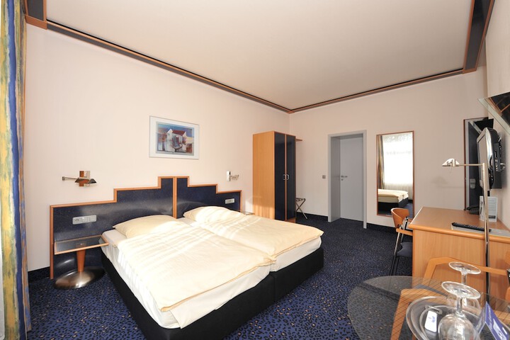 Room 5 of 29