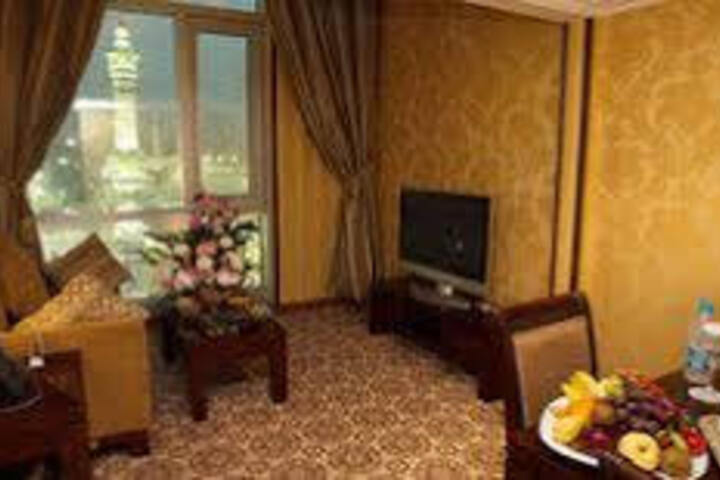 Room 4 of 4