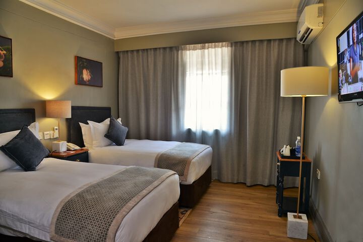 Room 9 of 42
