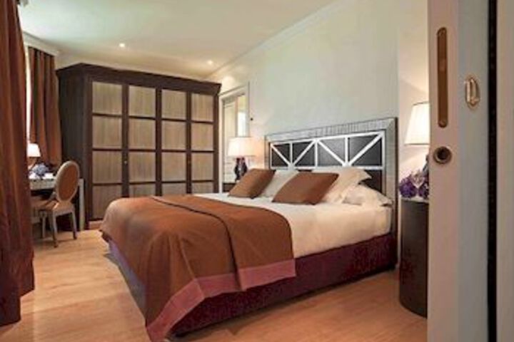 Room 14 of 36