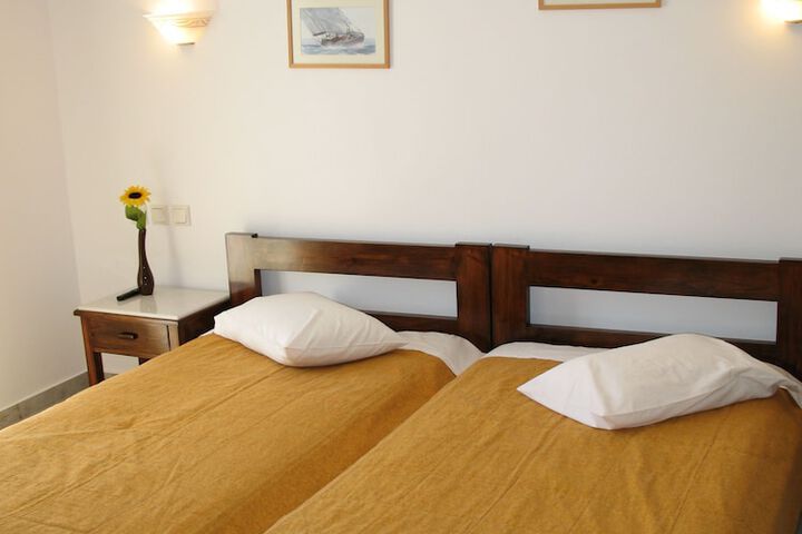Room 12 of 68
