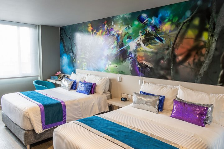 Room 12 of 100
