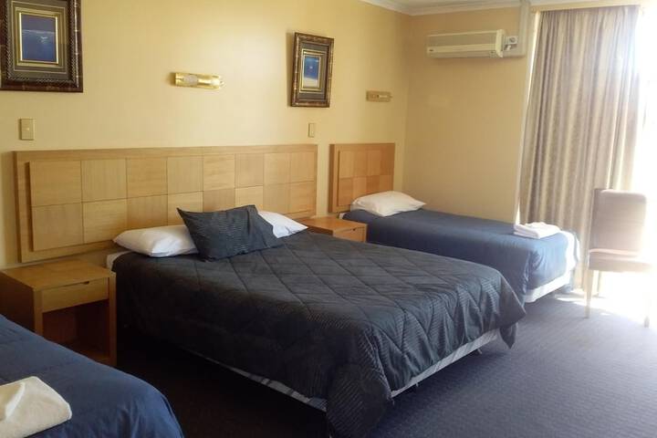 Room 13 of 29