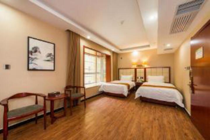 Room 10 of 10