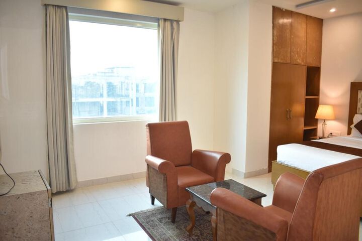 Room 7 of 31