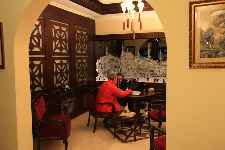 Concierge desk