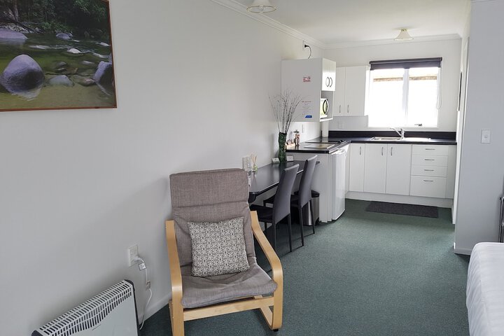 Room 7 of 28