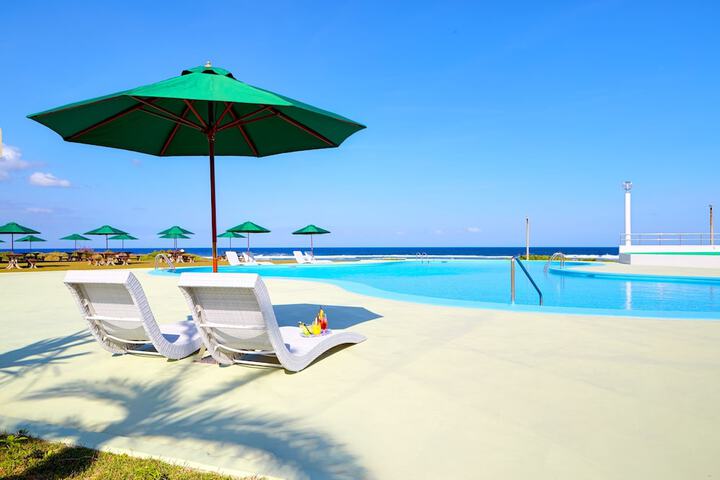 Hotel with Pool