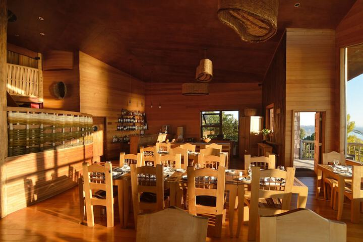Dining 70 of 131