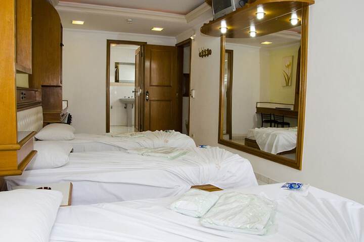 Room 14 of 27