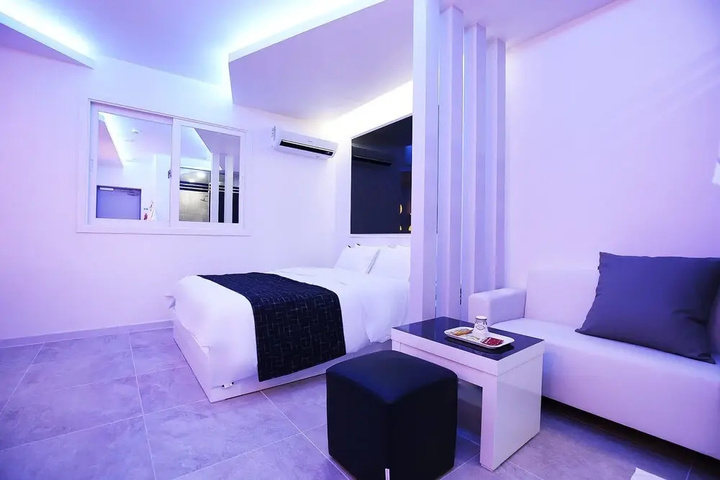 Room 3 of 12