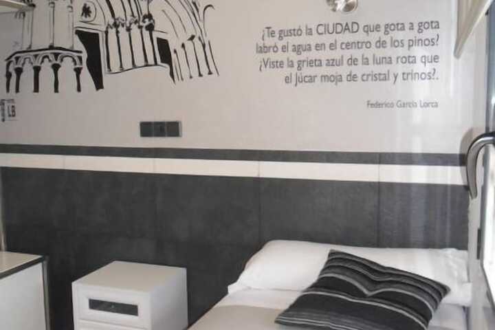 Room 14 of 66