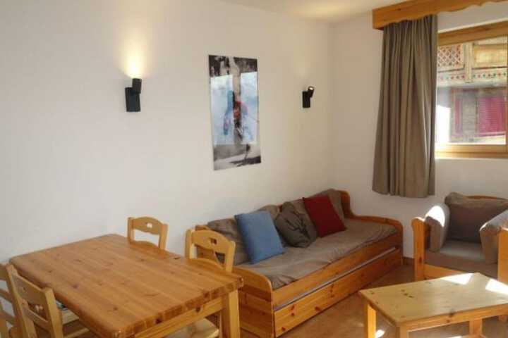 Room 8 of 40