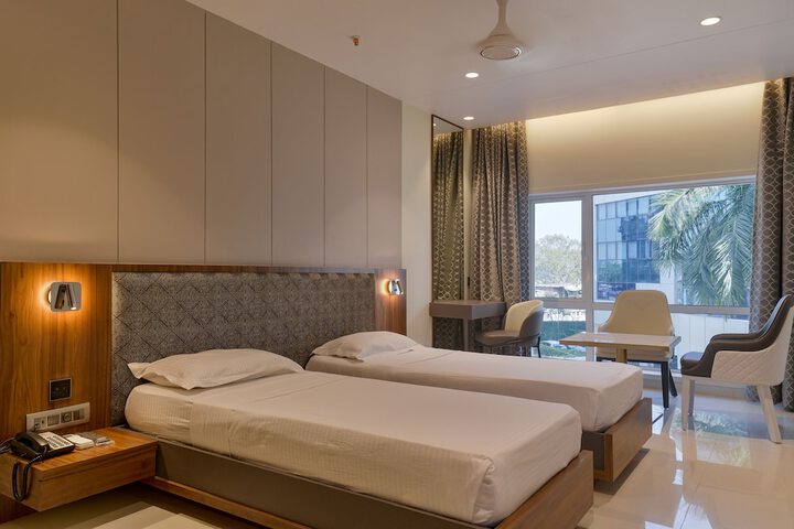 Room 10 of 38