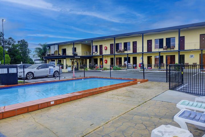 Pool Hotel