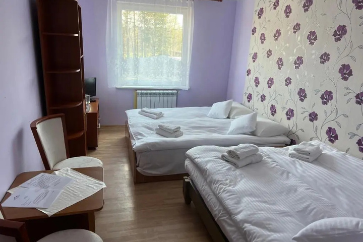 Room 6 of 16