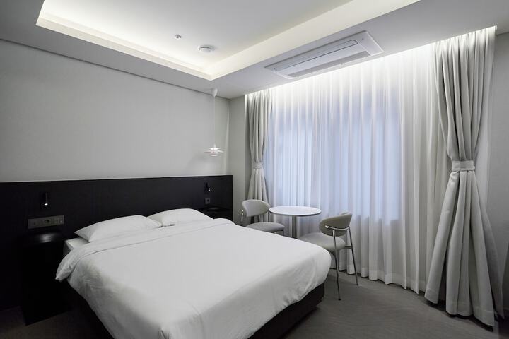 Room 20 of 66