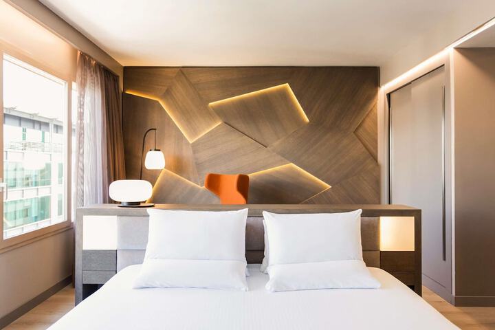 Room 25 of 140