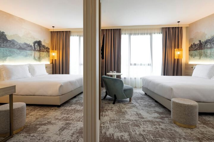 Room 10 of 43
