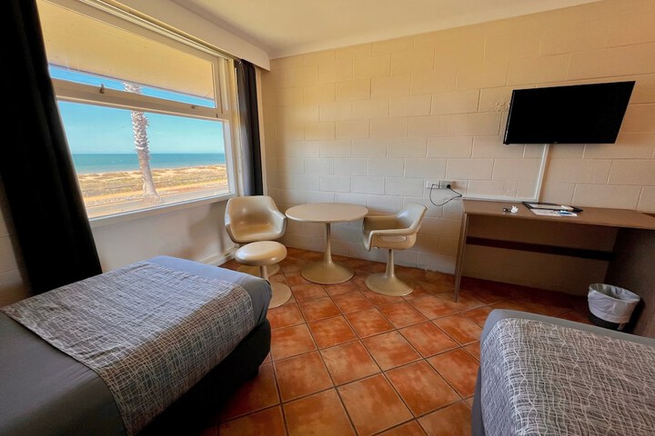Room 10 of 70