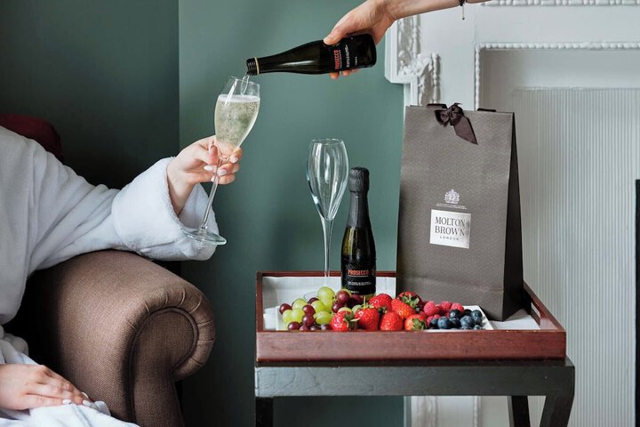 Champagne service