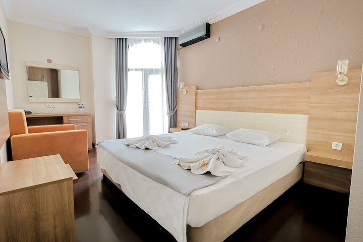 Room 18 of 27