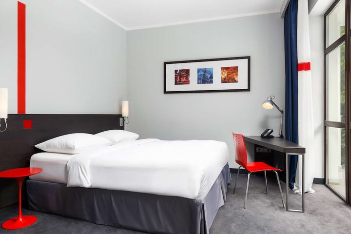 Room 26 of 140