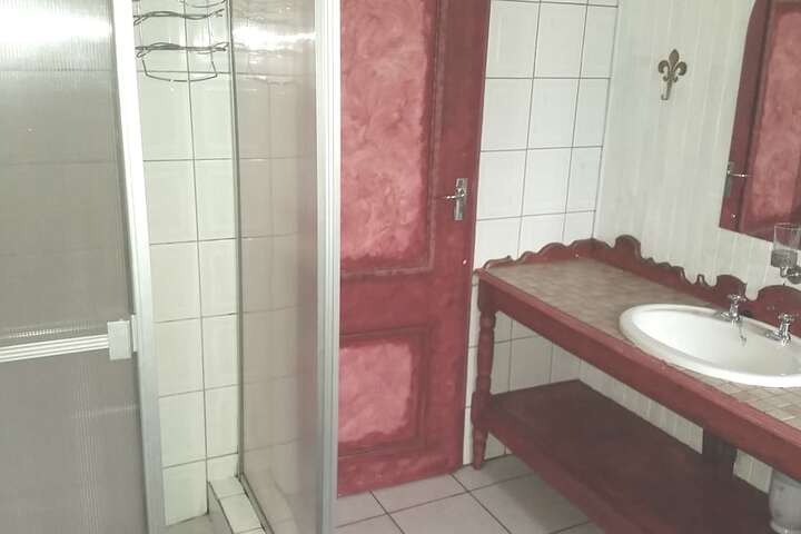 Room 11 of 23