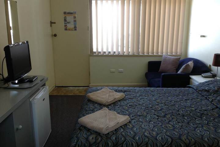 Room 9 of 35