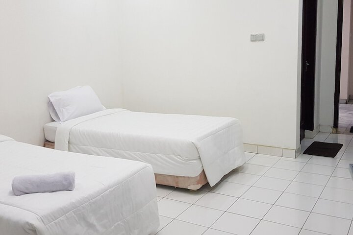Room 9 of 34